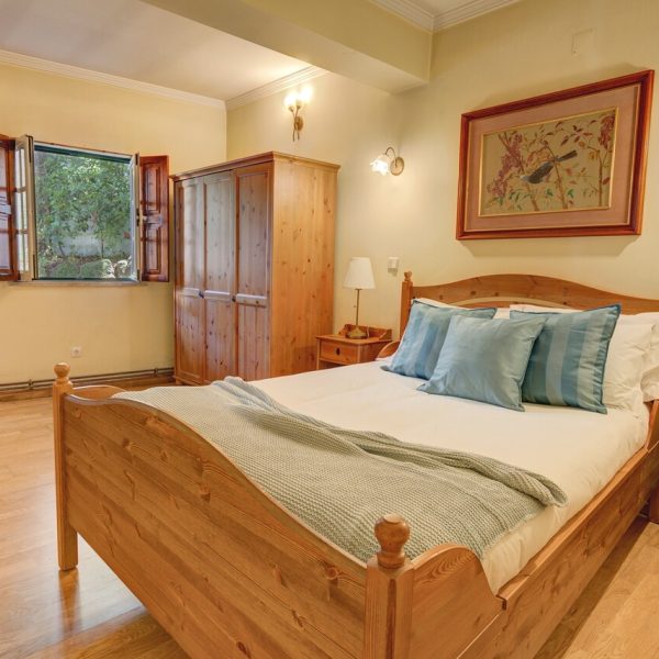 CasaDasTilias-CasaCedro-Quarto-00